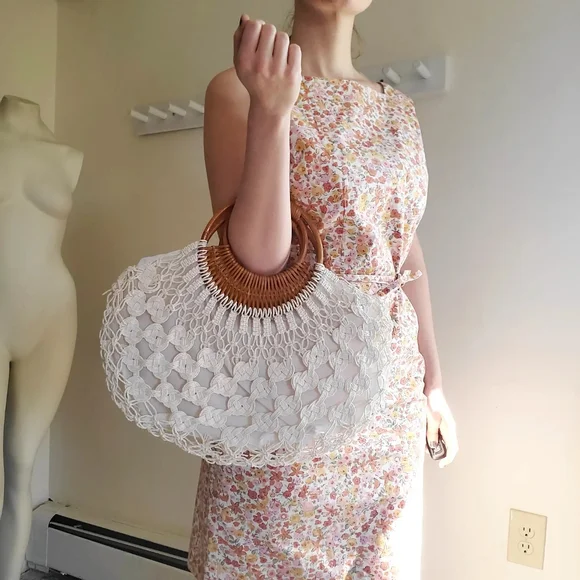 × SOLD ×Stunning wood handled macrame purse - Picture 2 of 6